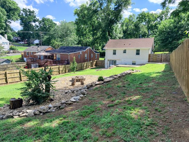 1353 Cardinal Ave, Nashville, TN 37216