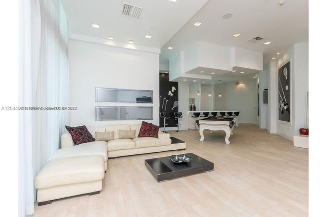 350 S Miami Avenue 713, Miami, FL 33130