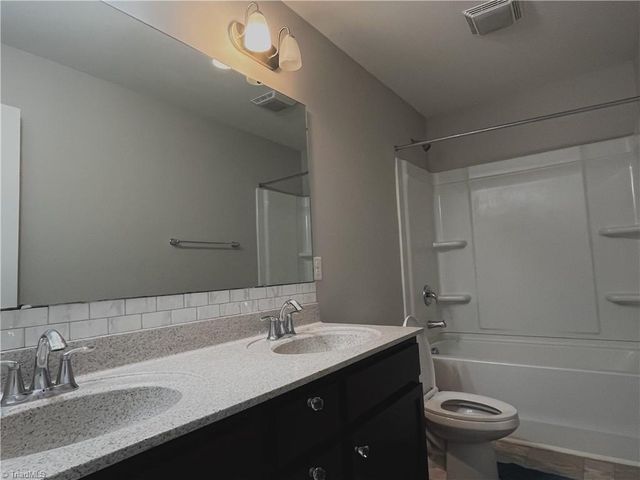 4120 Medina Court, Pfafftown, NC 27040