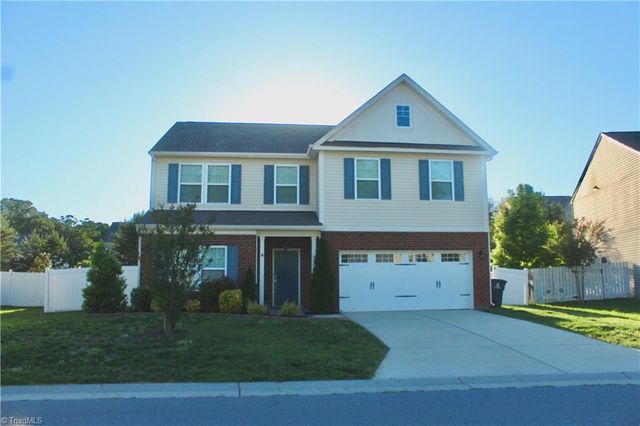 4120 Medina Court, Pfafftown, NC 27040