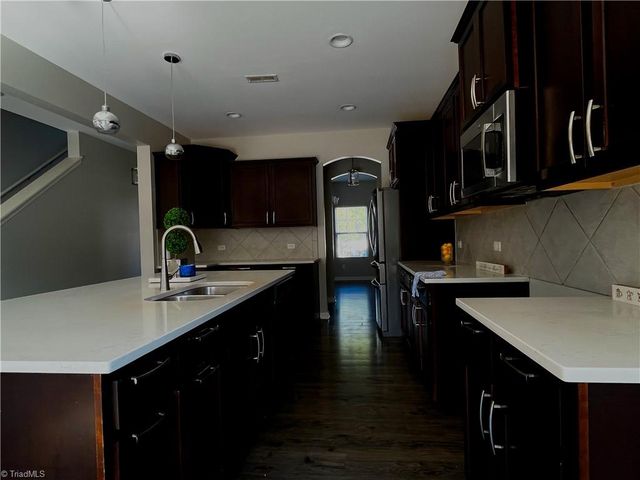 4120 Medina Court, Pfafftown, NC 27040