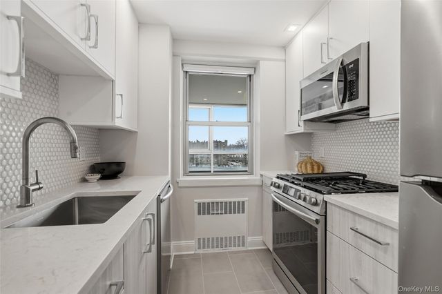 2 Washington Square 5H, Larchmont, NY 10538
