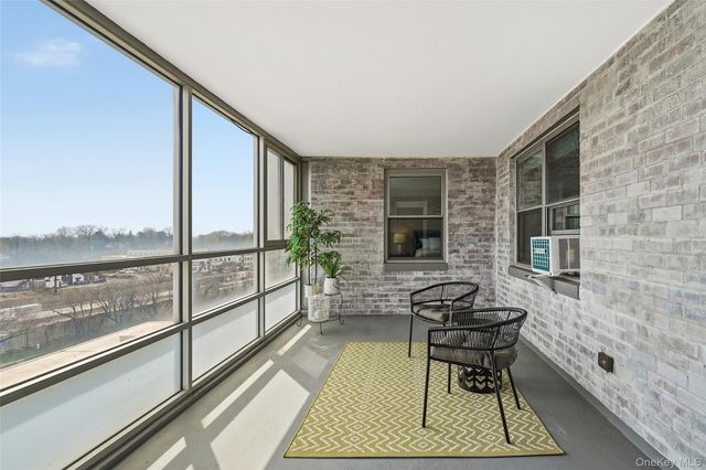 2 Washington Square 5H, Larchmont, NY 10538