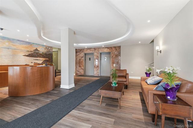 2 Washington Square 5H, Larchmont, NY 10538
