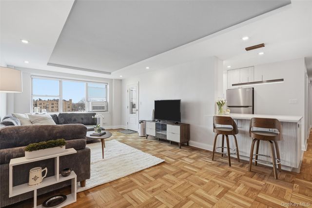 2 Washington Square 5H, Larchmont, NY 10538