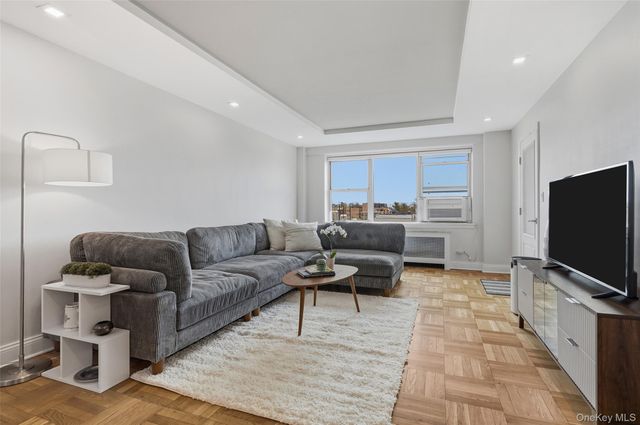 2 Washington Square 5H, Larchmont, NY 10538