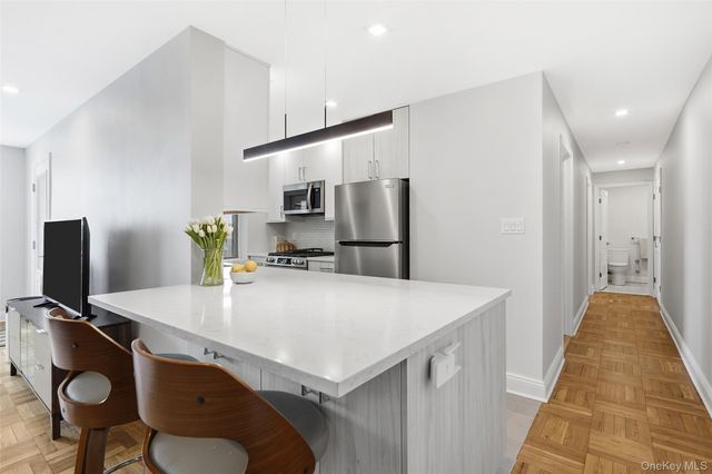 2 Washington Square 5H, Larchmont, NY 10538