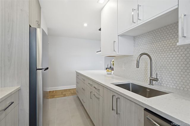 2 Washington Square 5H, Larchmont, NY 10538