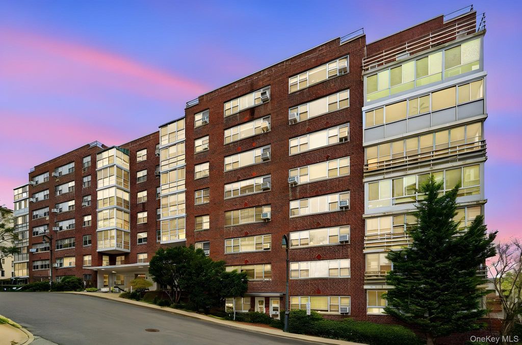 2 Washington Square 5H, Larchmont, NY 10538