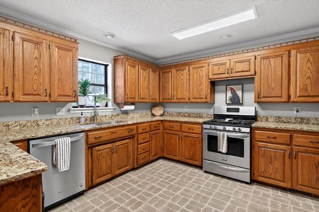 1800 Fox Trail Drive, Benton, AR 72019