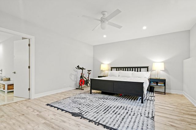 1437 W Grand Avenue 1N, Chicago, IL 60642