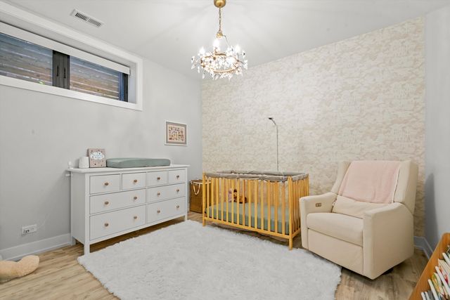 1437 W Grand Avenue 1N, Chicago, IL 60642