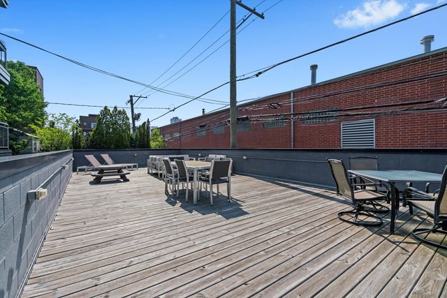1437 W Grand Avenue 1N, Chicago, IL 60642