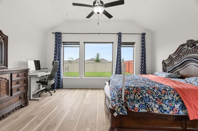 372 Hollister DR, Liberty Hill, TX 78642