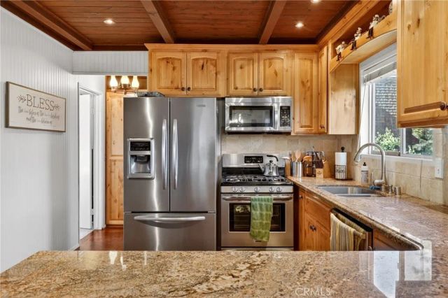 1341 Calgary Drive, Lake Arrowhead, CA 92352