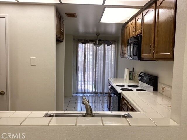 42823 15th Street W 3, Lancaster, CA 93534