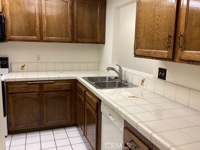 42823 15th Street W 3, Lancaster, CA 93534