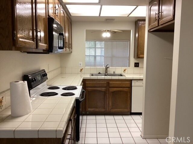 42823 15th Street W 3, Lancaster, CA 93534
