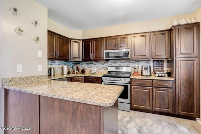 111 Joan Court, Jackson, NJ 08527