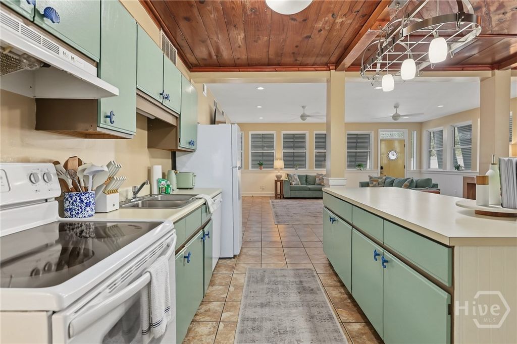 Image 17 of property listing at 1813 Butler Avenue, Tybee Island, GA 31328