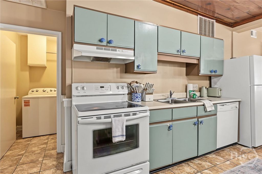 Image 18 of property listing at 1813 Butler Avenue, Tybee Island, GA 31328