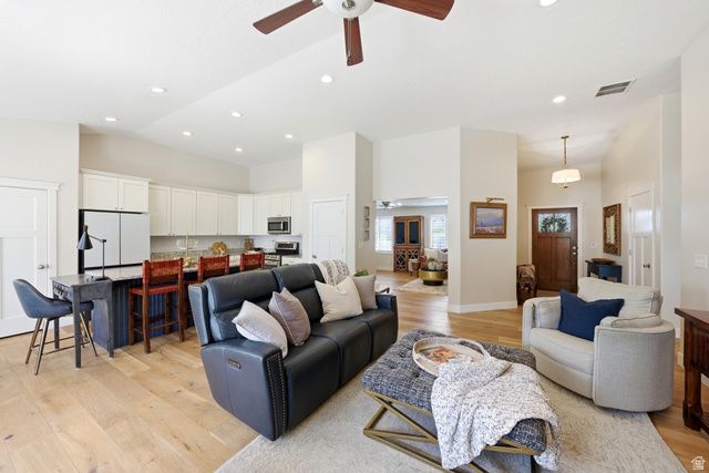 699 W 650 S, Springville, UT 84663