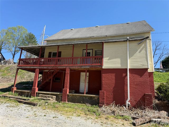 100 Hickory Street, Rhodhiss, NC 28667