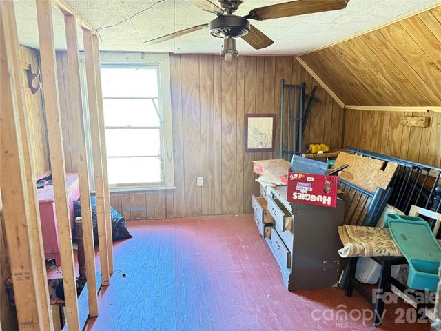 100 Hickory Street, Rhodhiss, NC 28667