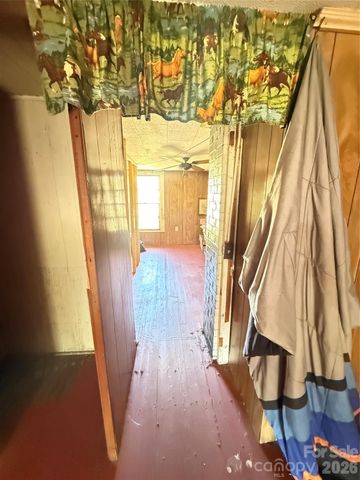 100 Hickory Street, Rhodhiss, NC 28667