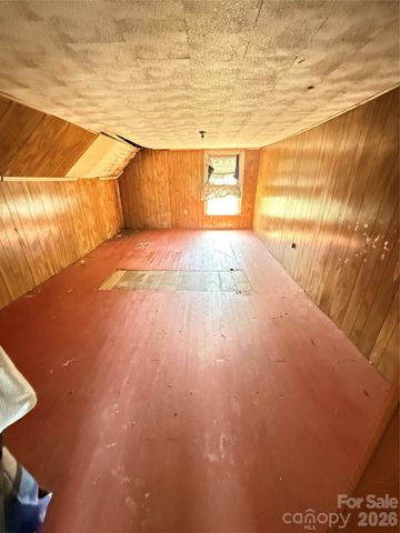100 Hickory Street, Rhodhiss, NC 28667