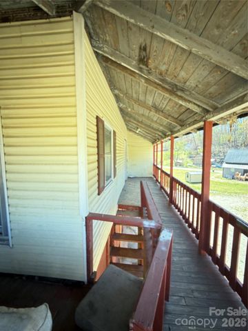 100 Hickory Street, Rhodhiss, NC 28667