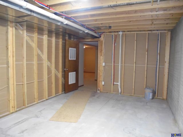 8839 Blacksmith Court, Lincoln, NE 68507