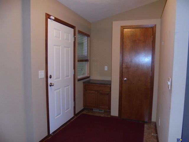 8839 Blacksmith Court, Lincoln, NE 68507