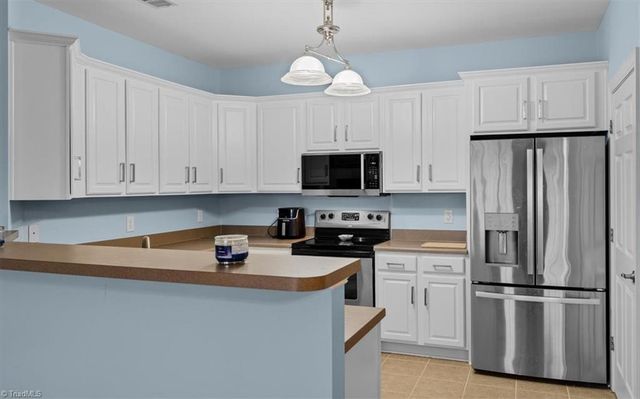 200 Lennox Drive 3B, Jamestown, NC 27282