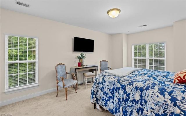 200 Lennox Drive 3B, Jamestown, NC 27282