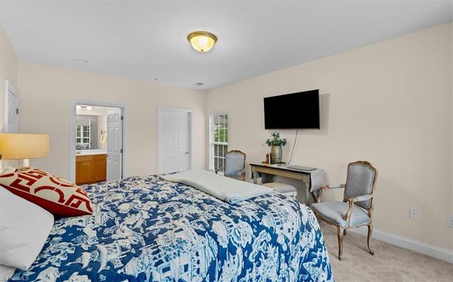 200 Lennox Drive 3B, Jamestown, NC 27282