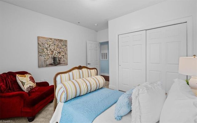 200 Lennox Drive 3B, Jamestown, NC 27282