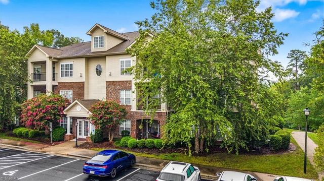 200 Lennox Drive 3B, Jamestown, NC 27282
