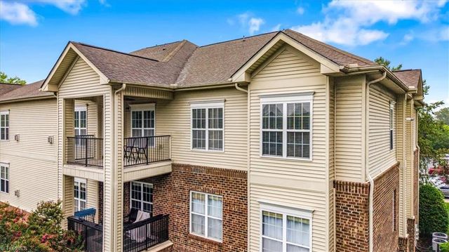 200 Lennox Drive 3B, Jamestown, NC 27282