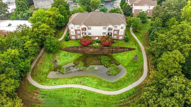 200 Lennox Drive 3B, Jamestown, NC 27282