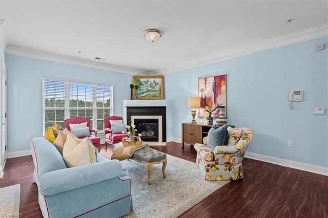 200 Lennox Drive 3B, Jamestown, NC 27282