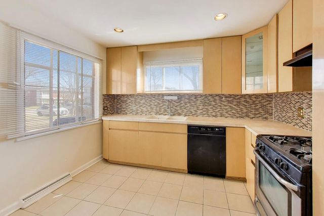 4908 Carol Street A, Skokie, IL 60077