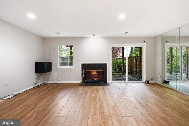 106 AUTUMN FLOWER LN, Gaithersburg, MD 20878