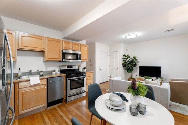 296 West Third St 1, Boston, MA 02127
