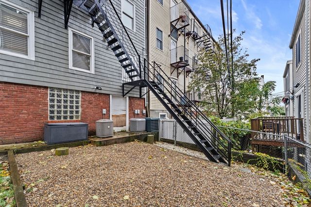 296 West Third St 1, Boston, MA 02127