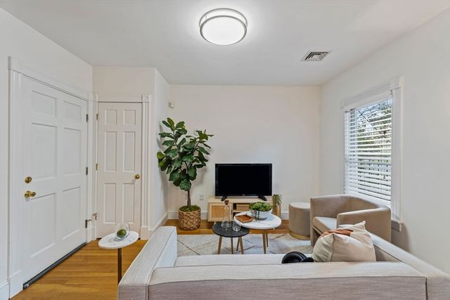 296 West Third St 1, Boston, MA 02127