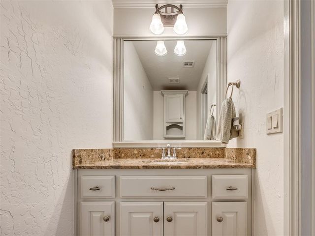 300 SW 171st Street, Oklahoma City, OK 73170