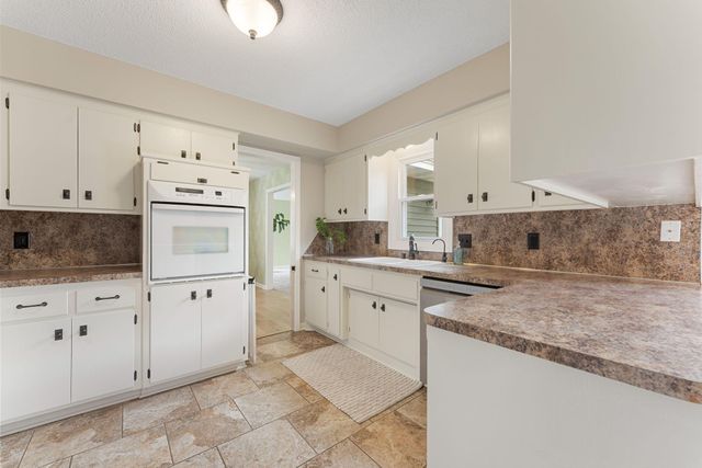 10 Western Terrace, Golden Valley, MN 55426