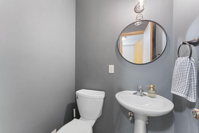 10 Western Terrace, Golden Valley, MN 55426