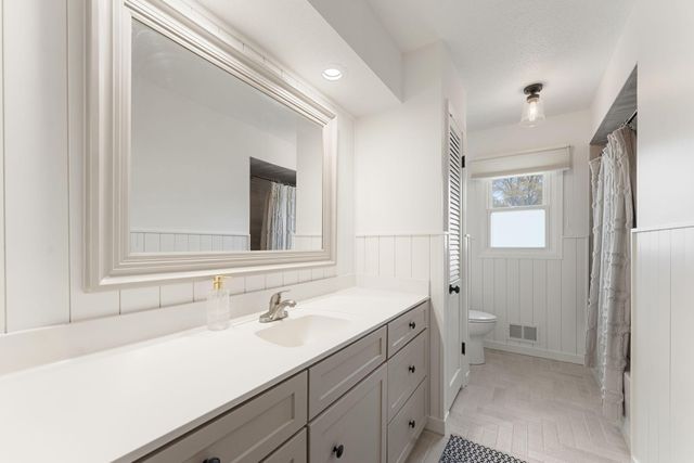 10 Western Terrace, Golden Valley, MN 55426